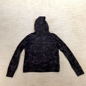 Women’s Lululemon scuba pullover hoodie